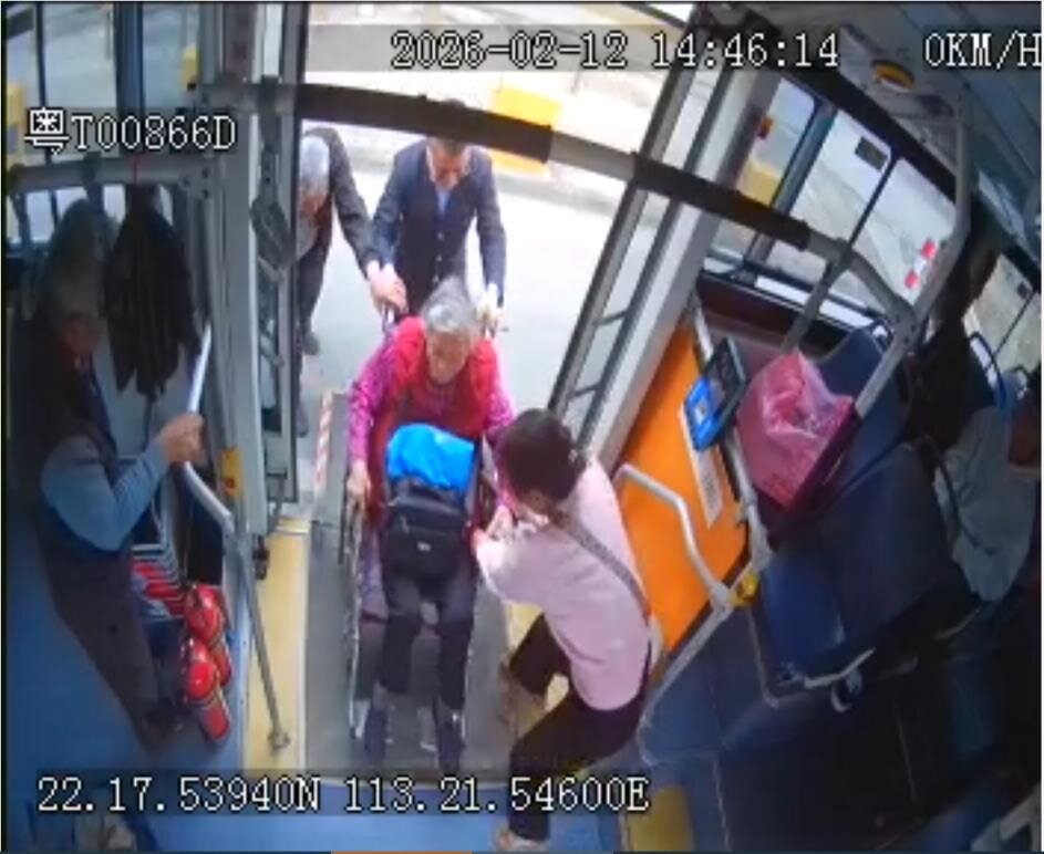 岁末暖心善行，中山公交驾驶员传递城市温暖