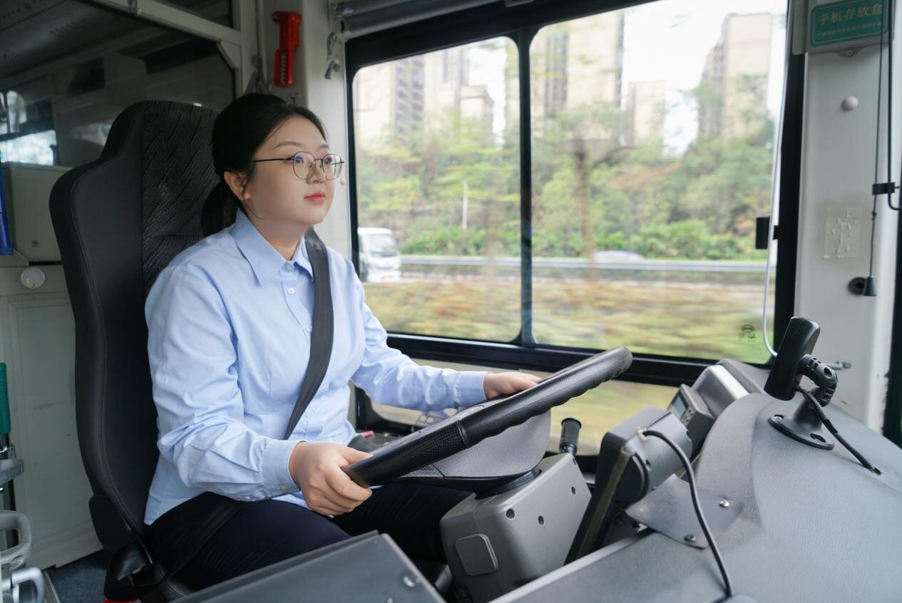 妇女节特辑丨手握方向盘的她，是最美的&ldquo;公交玫瑰&rdquo;