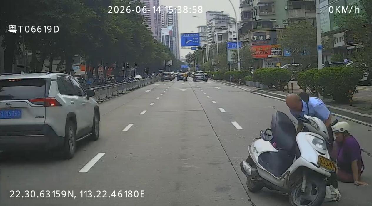 中山公交多位驾驶员路遇险情伸援手，暖心善举显担当